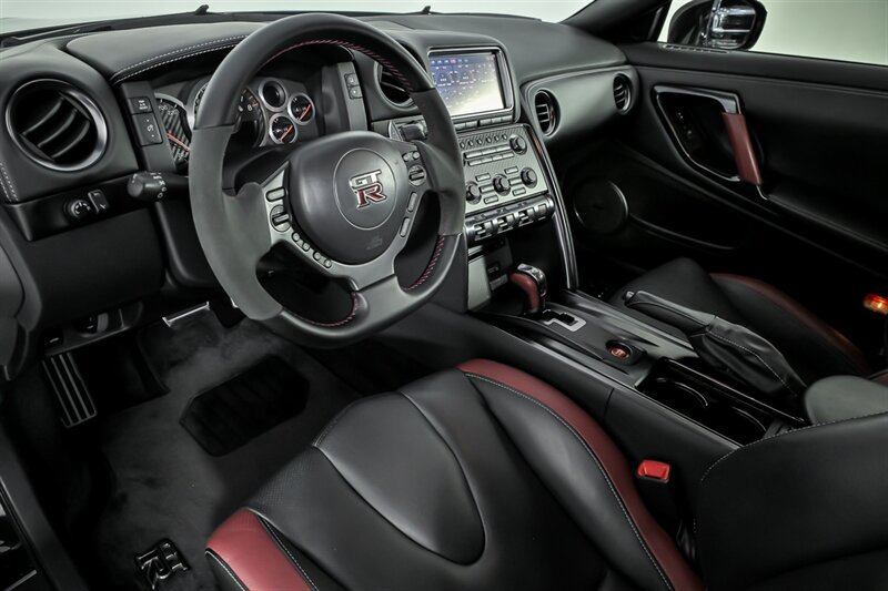 Used 2016 Nissan GT-R Black Edition AWD/4WD image 16