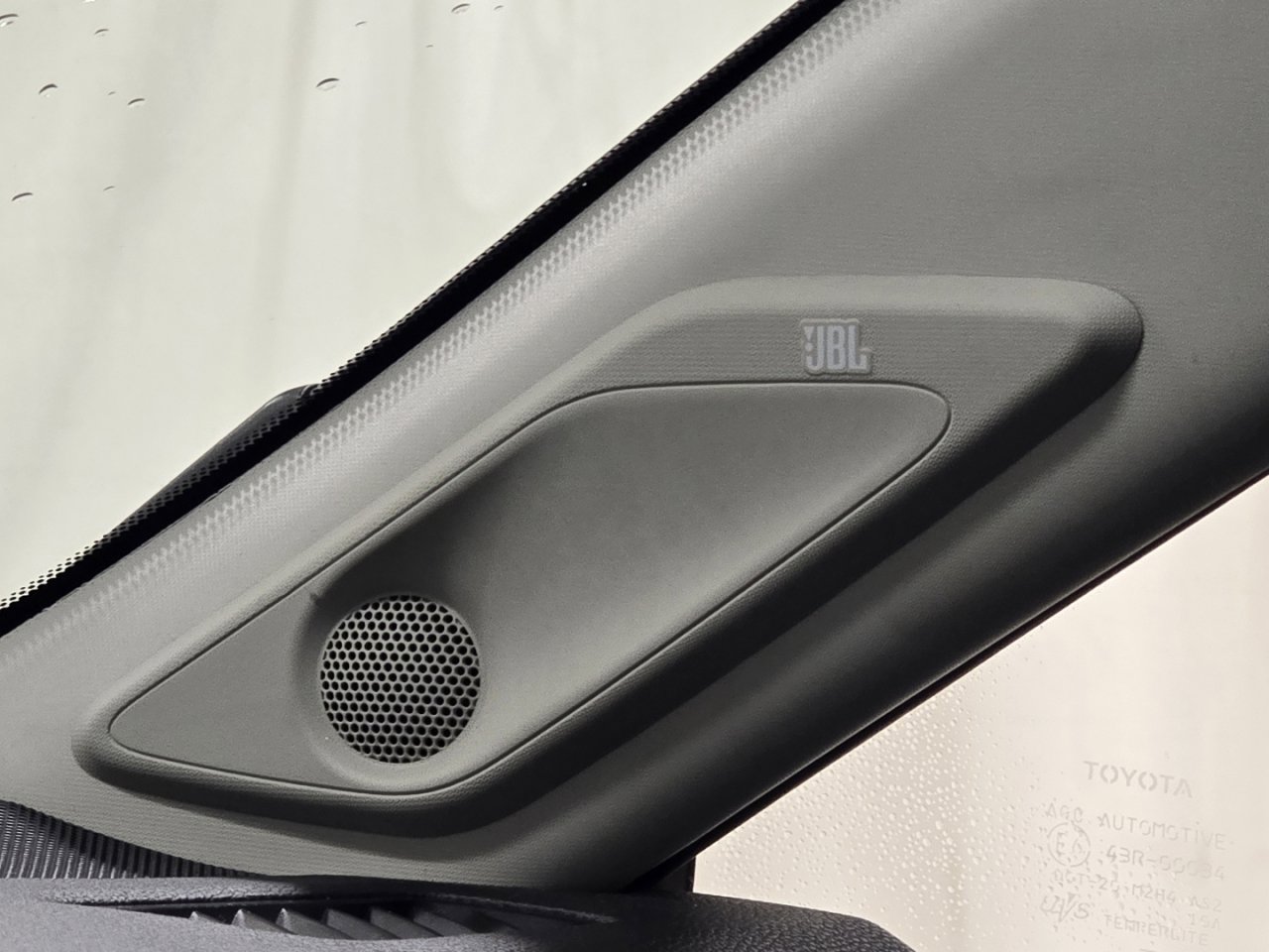 Certified 2019 Toyota RAV4 Limited w/ Advanced Technology Package image 9