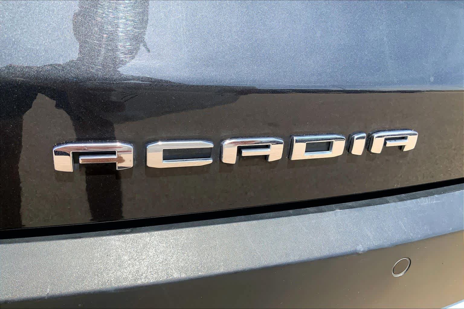 Used 2020 GMC Acadia SLT w/ Driver Alert Package II FWD image 33