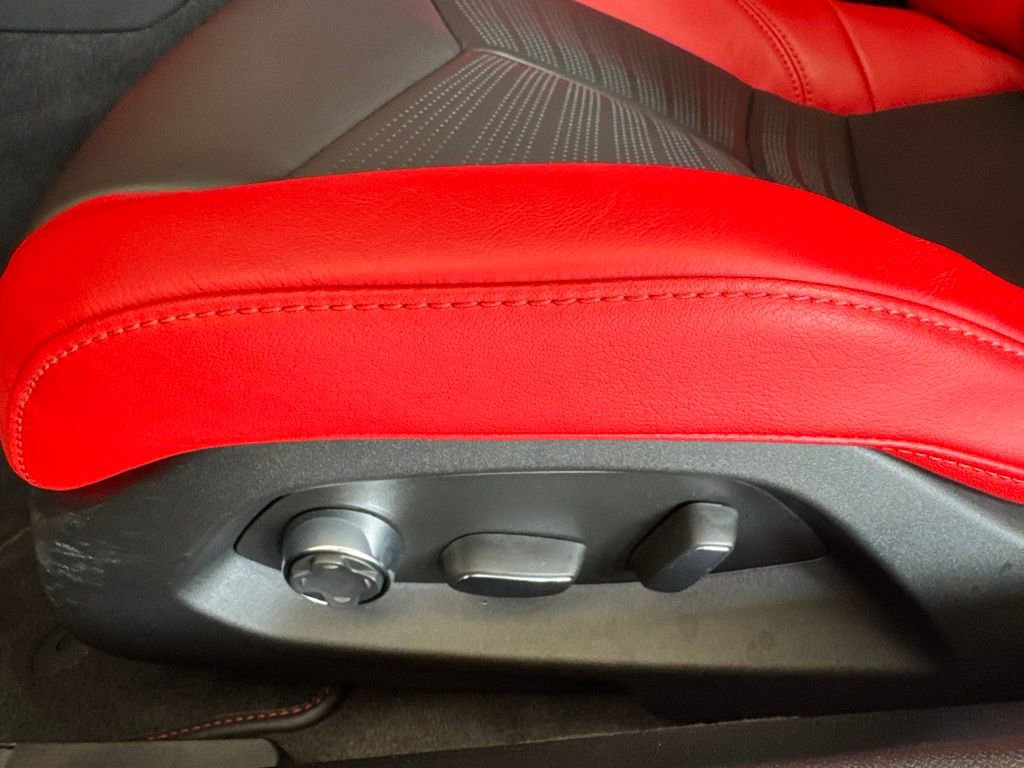 Used 2025 Chevrolet Corvette Z06 w/ Stealth Interior Trim Package RWD image 18