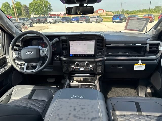 New 2026 Ford F250 Lariat w/ Black Appearance Package AWD/4WD image 24