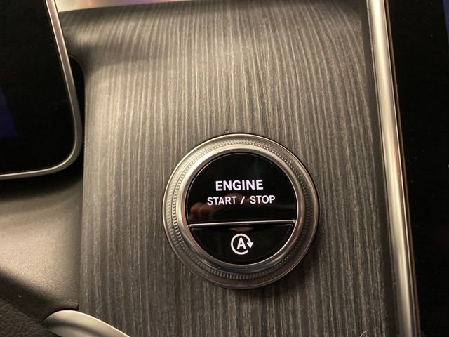 Used 2024 Mercedes-Benz GLC 300 4MATIC image 17