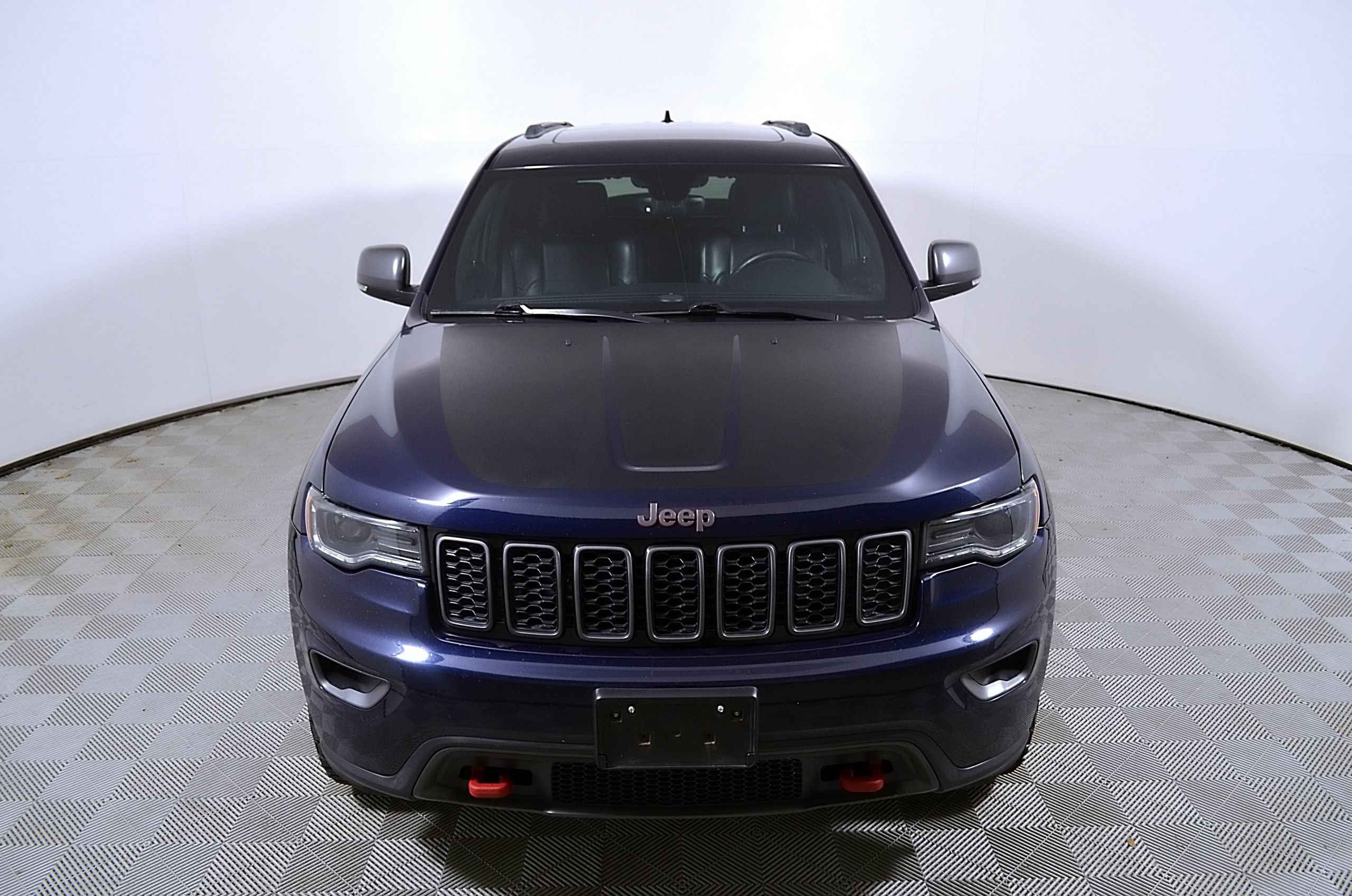 Used 2018 Jeep Grand Cherokee Trailhawk w/ Trailhawk Luxury Group AWD/4WD image 4