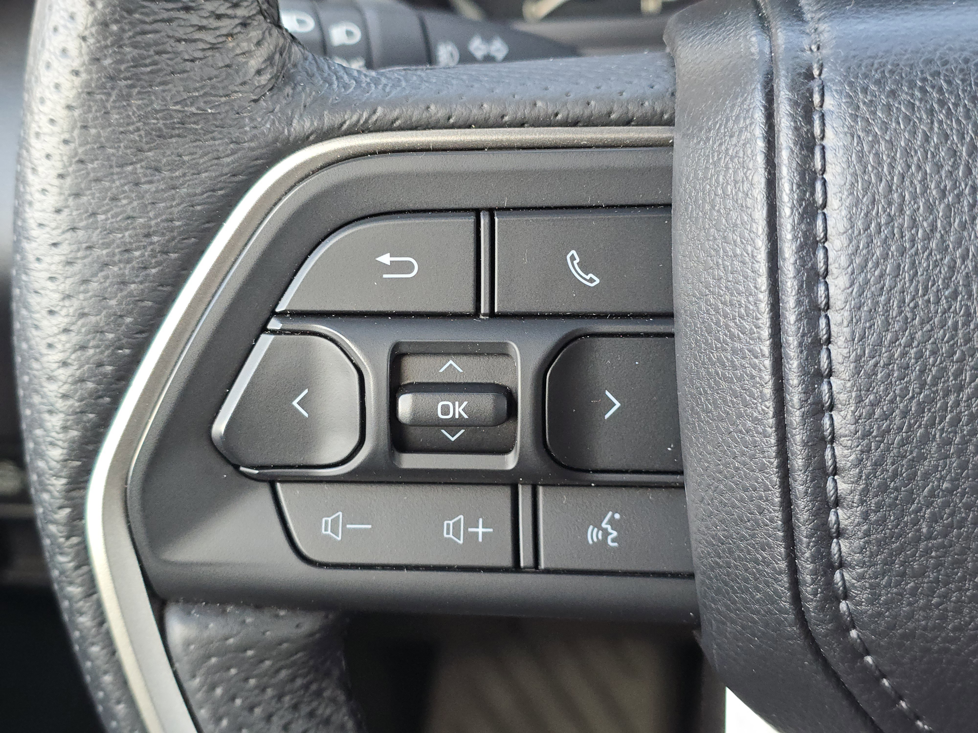 Used 2025 Toyota Tundra SR5 w/ SR5 Premium Package image 16