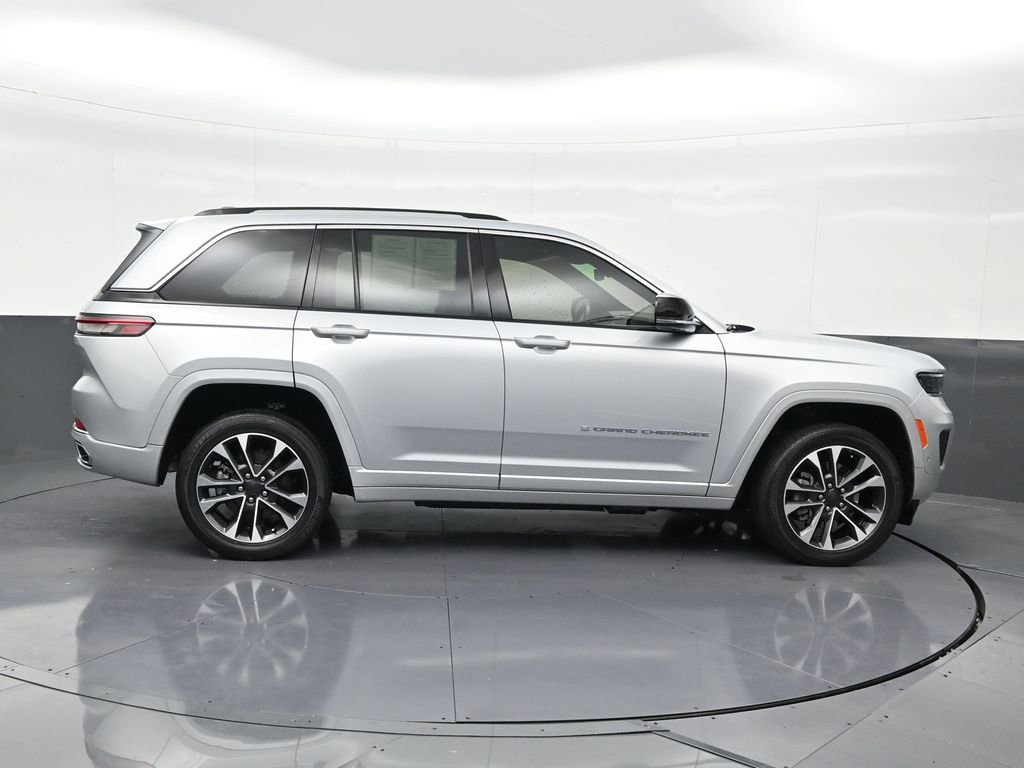 Used 2022 Jeep Grand Cherokee Overland AWD/4WD image 7