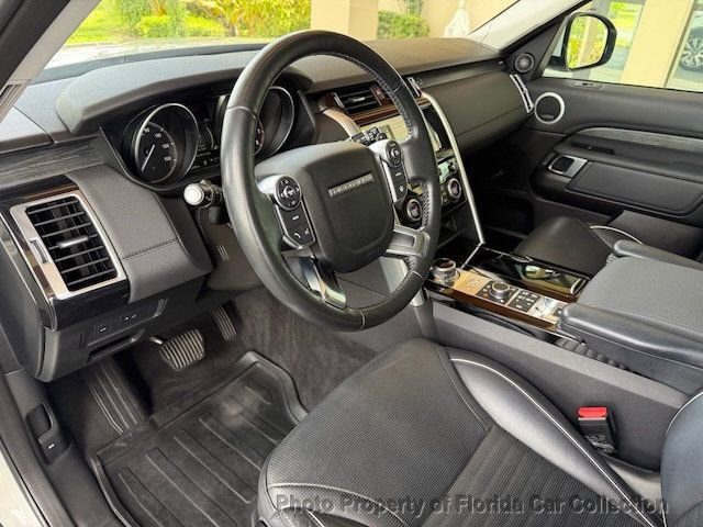 Used 2017 Land Rover Discovery HSE AWD/4WD image 39