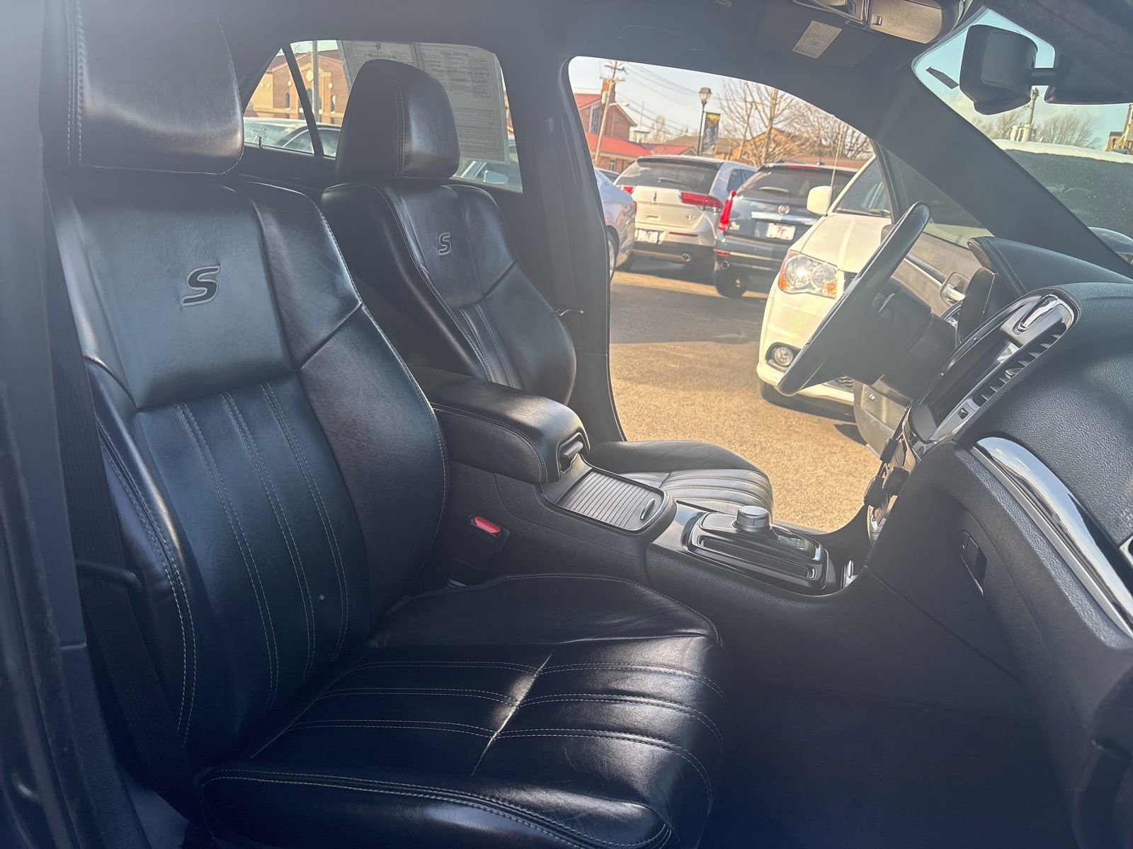 Used 2019 Chrysler 300 S image 19