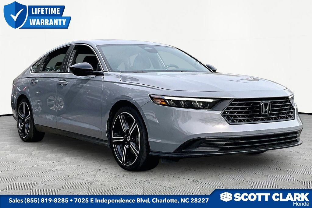 Used 2023 Honda Accord Sport image 1