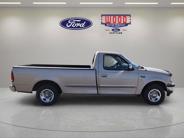 Used 1997 Ford F150 Lariat RWD image 2