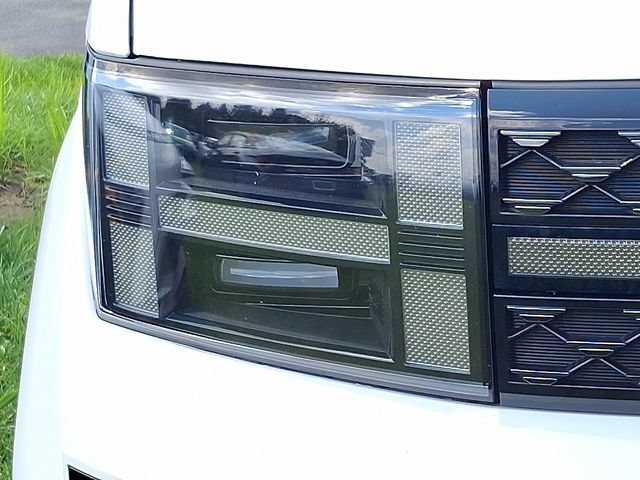 Used 2024 Hyundai Santa Fe Calligraphy AWD/4WD image 3