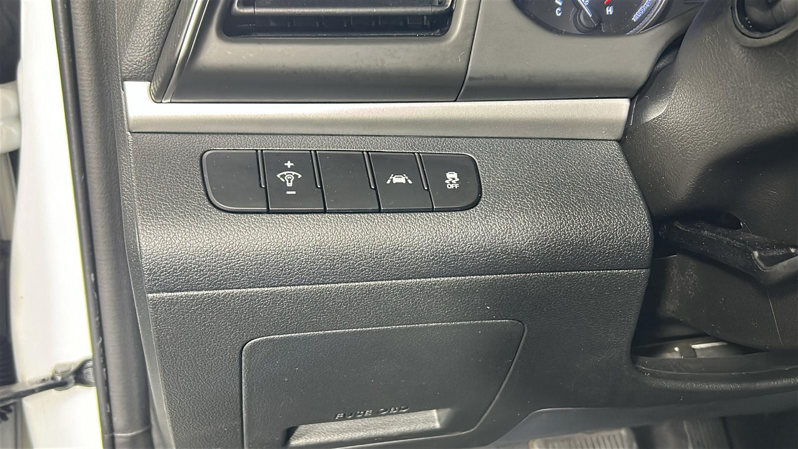 Used 2020 Hyundai Elantra SE w/ Cargo Package (C1) FWD image 24