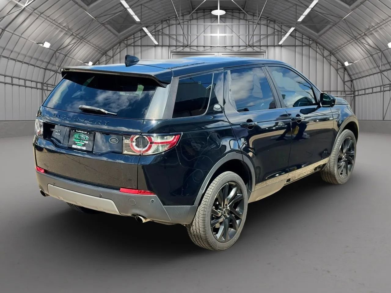 Used 2018 Land Rover Discovery Sport HSE image 7