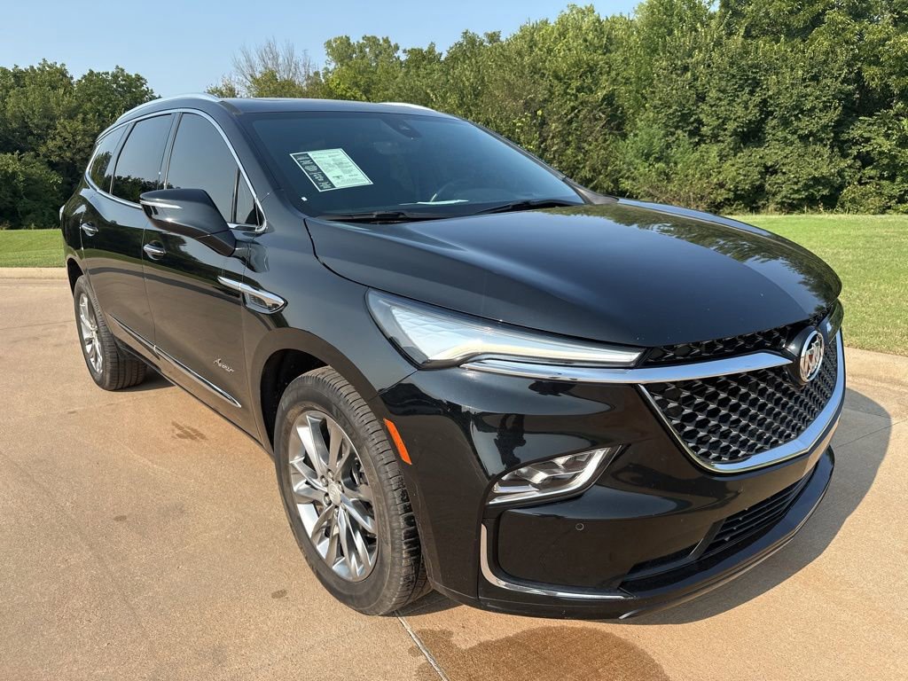 Used 2022 Buick Enclave Avenir w/ Avenir Technology Package video 2