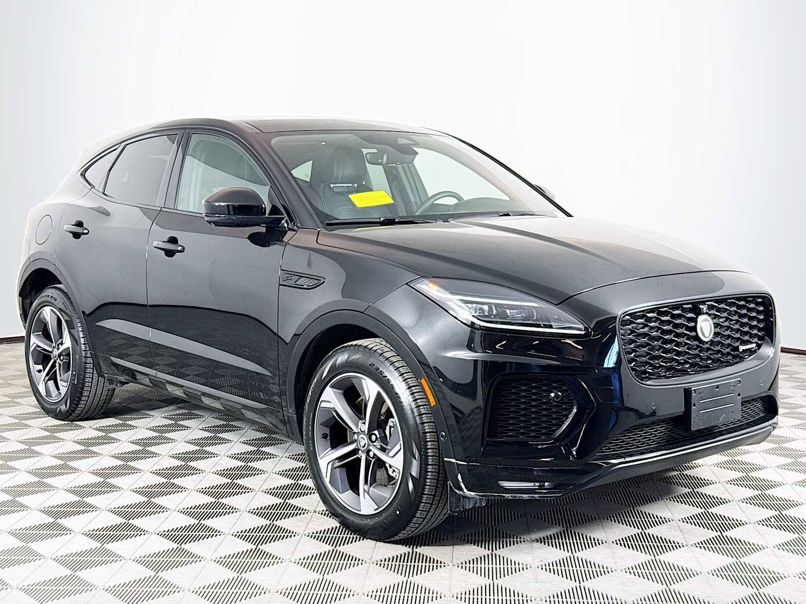 Used 2024 Jaguar E-PACE R-Dynamic SE image 3