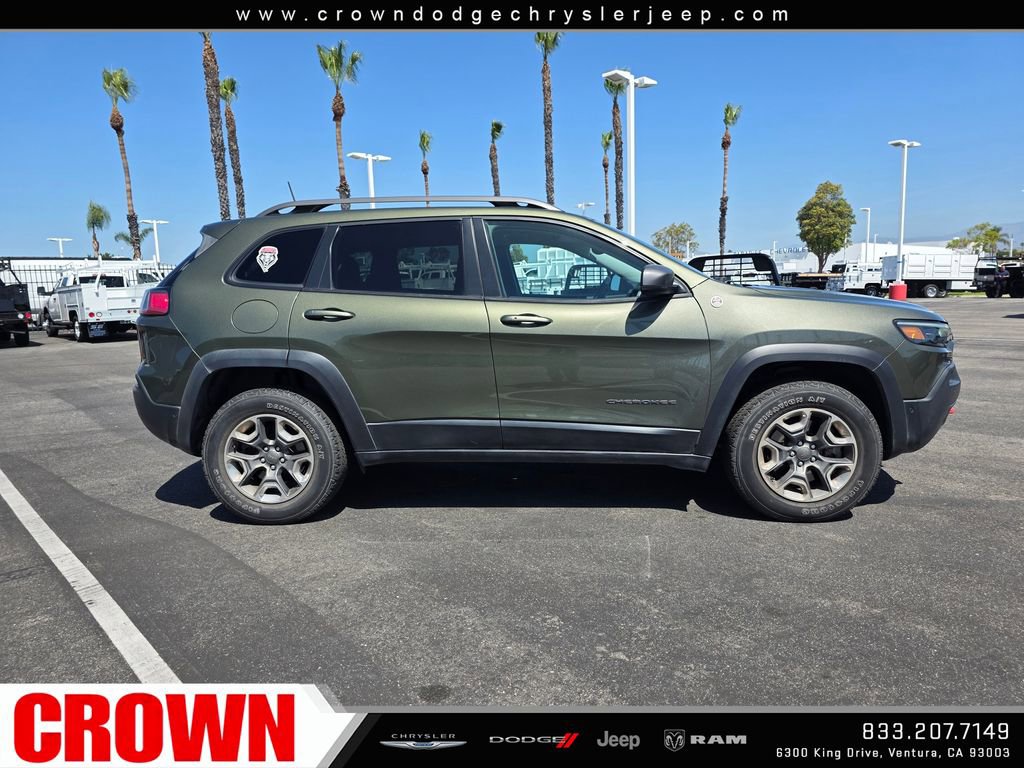 Used 2019 Jeep Cherokee Trailhawk image 2
