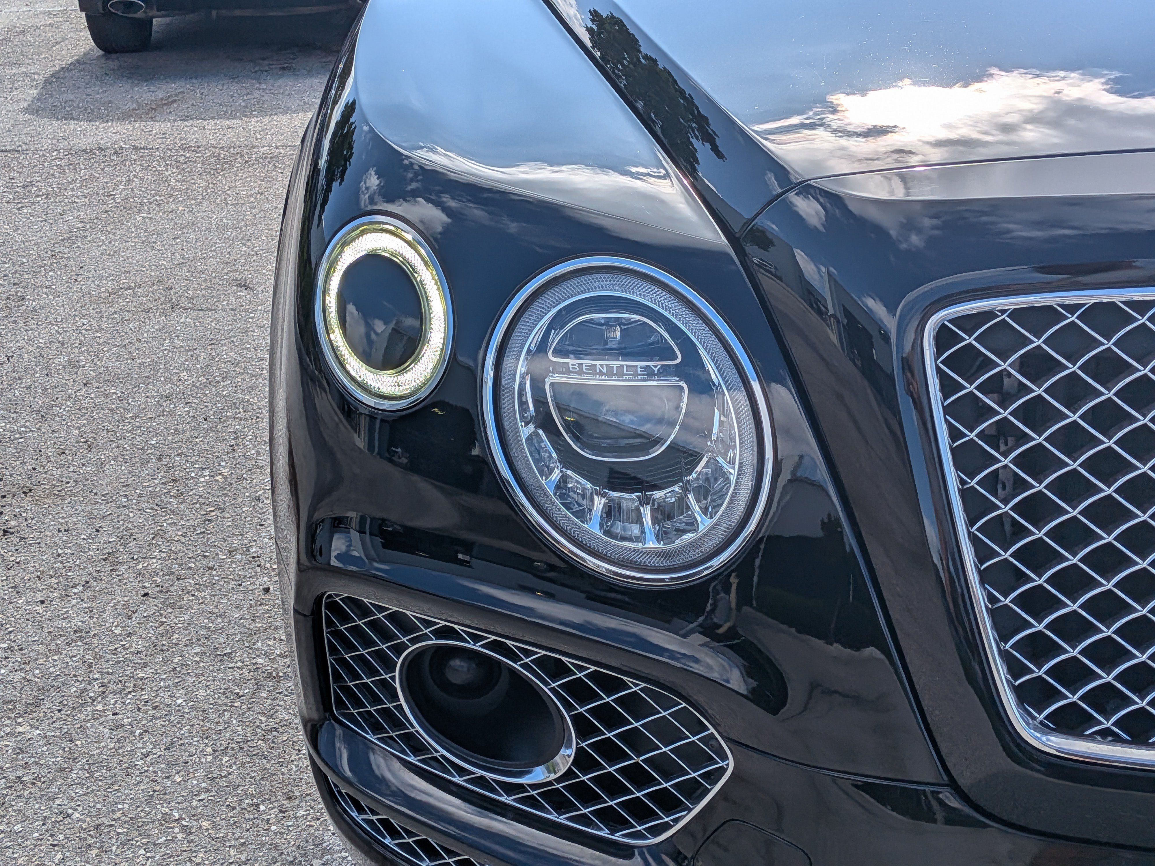Used 2020 Bentley Bentayga AWD/4WD image 10