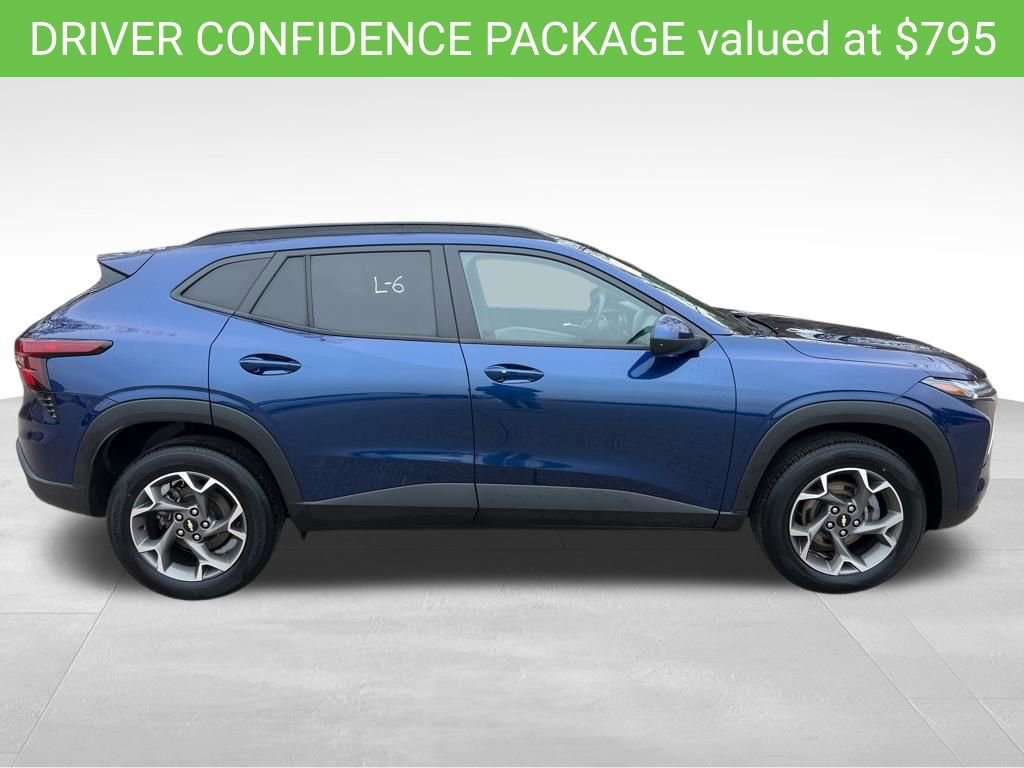 Certified 2024 Chevrolet Trax LT w/ Driver Confidence Package image 3