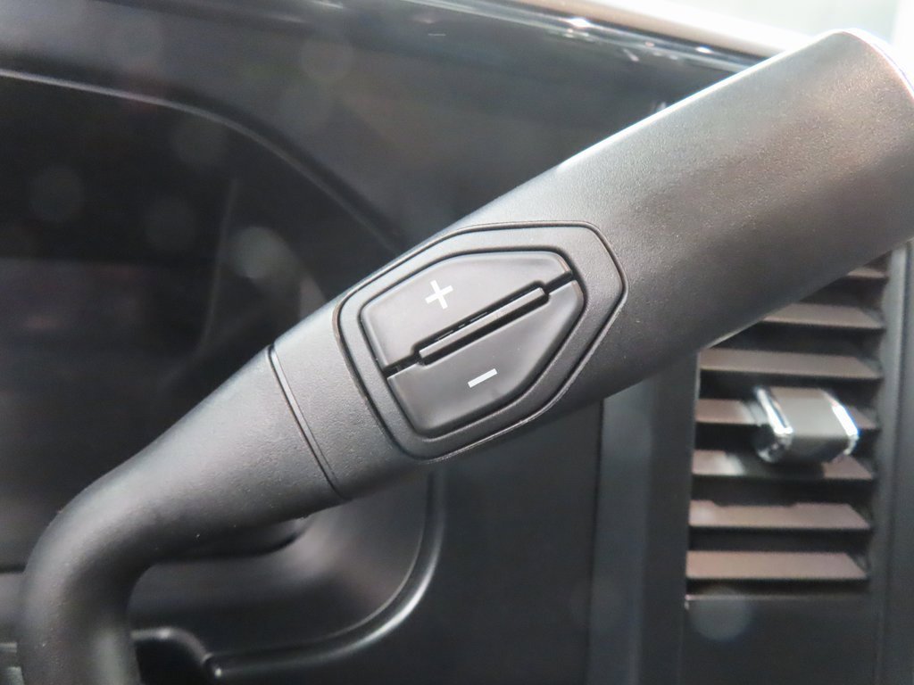 Used 2025 Ford F350 Lariat w/ Black Appearance Package image 65