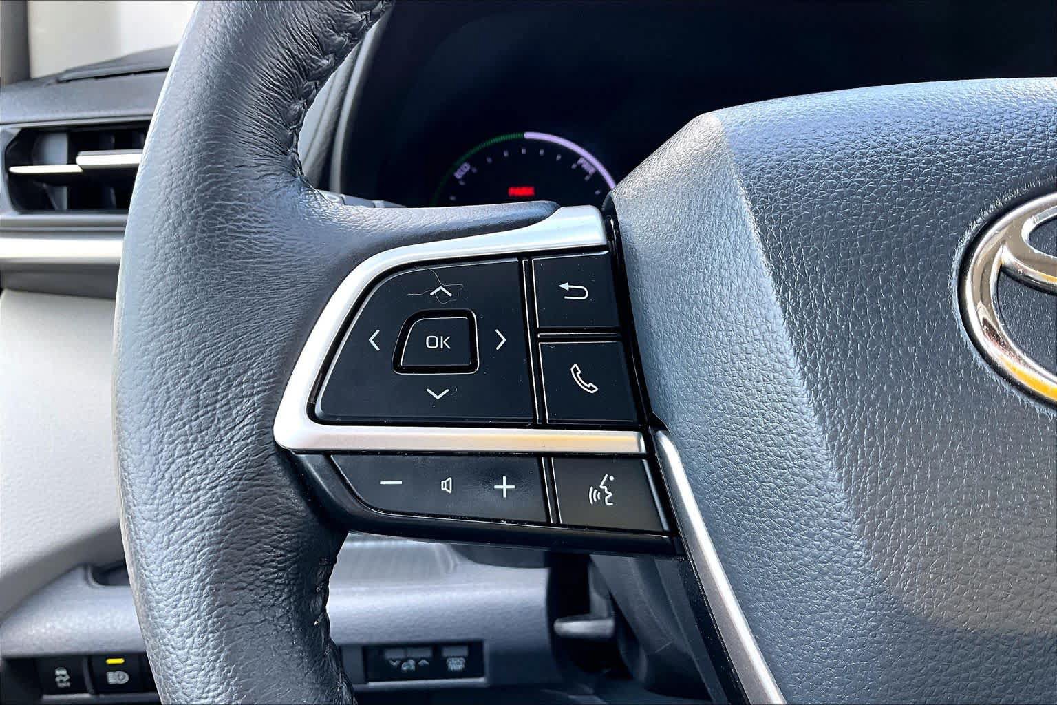 Used 2021 Toyota Sienna XLE FWD image 23