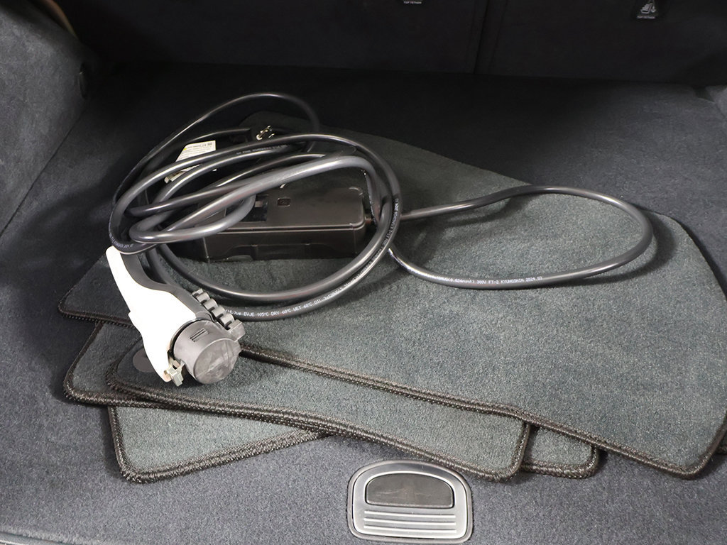 Used 2025 Genesis Electrified GV70 AWD/4WD image 20