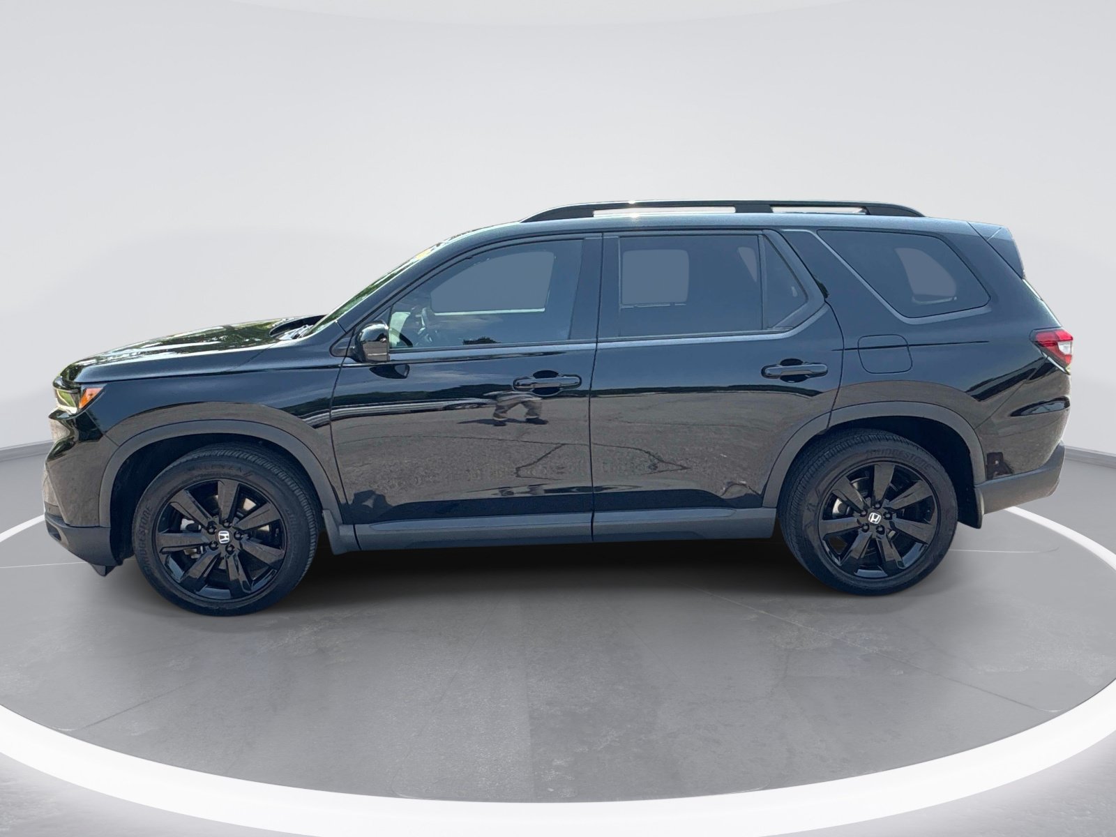 Used 2025 Honda Pilot Black Edition image 5