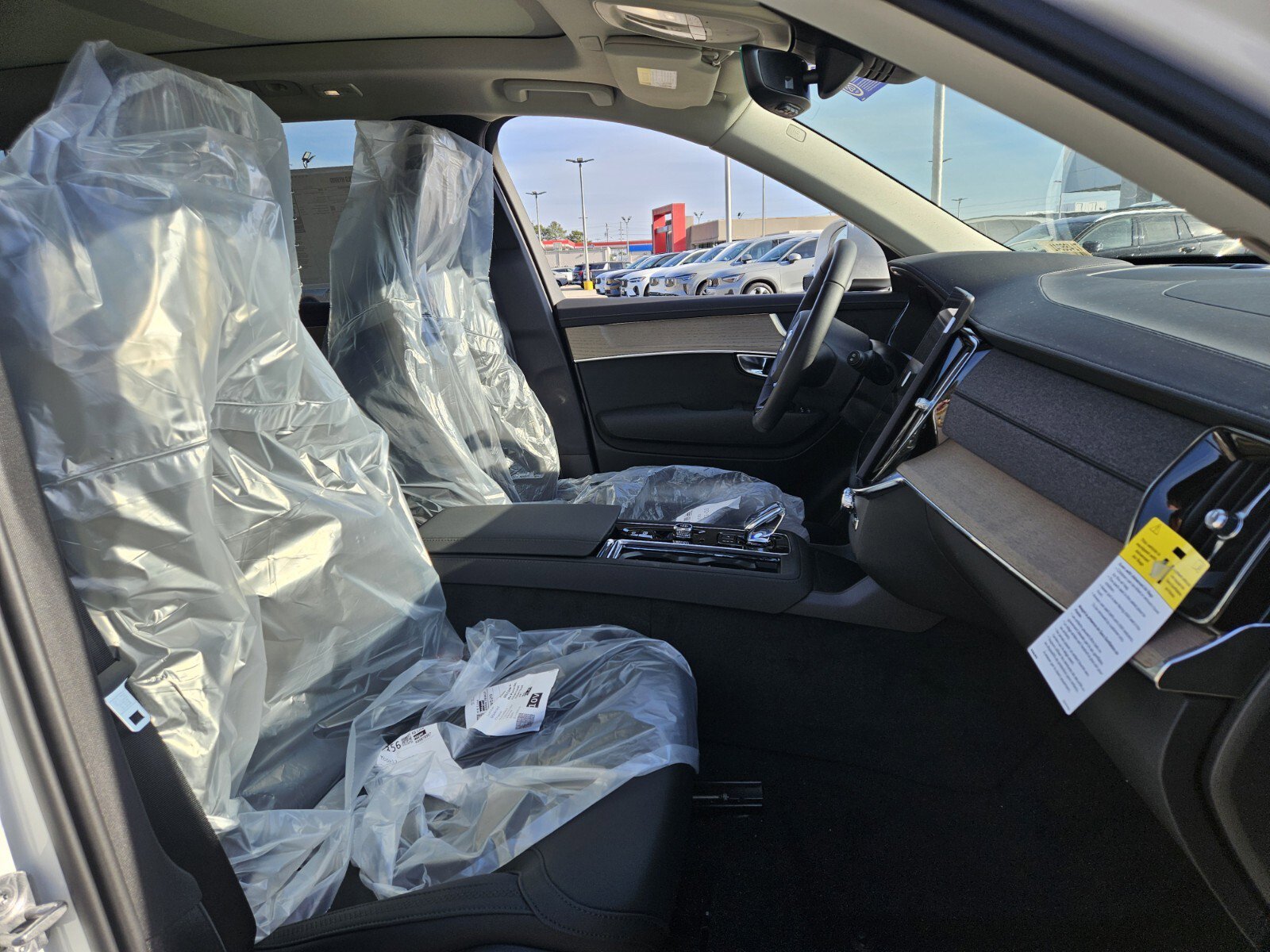 New 2026 Volvo XC90 B6 Plus w/ Protection Package Premier AWD/4WD image 12