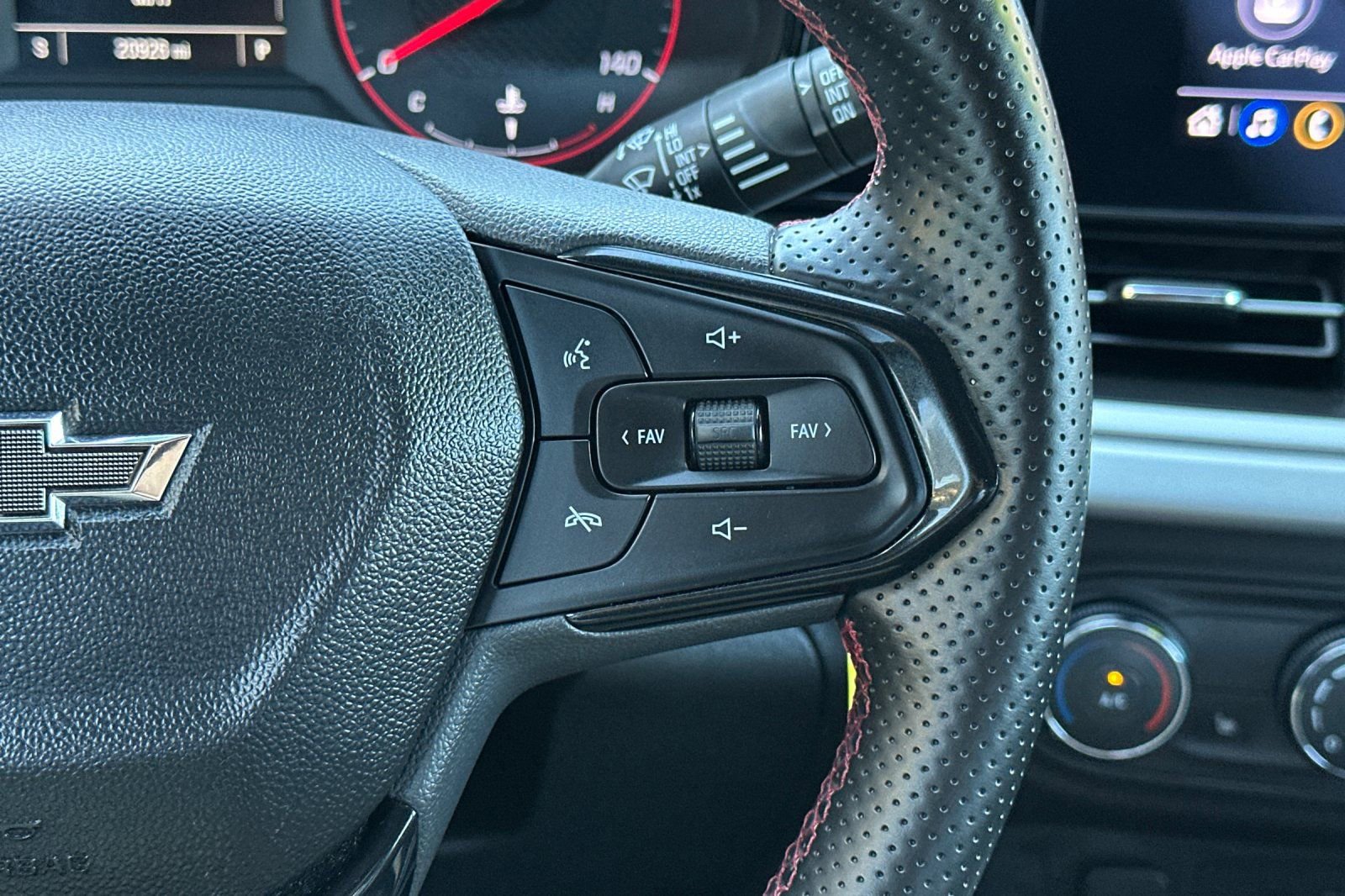 Certified 2024 Chevrolet Trax RS w/ Driver Confidence Package image 30