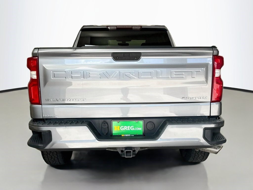 Used 2020 Chevrolet Silverado 1500 Custom w/ Custom Value Package AWD/4WD image 8