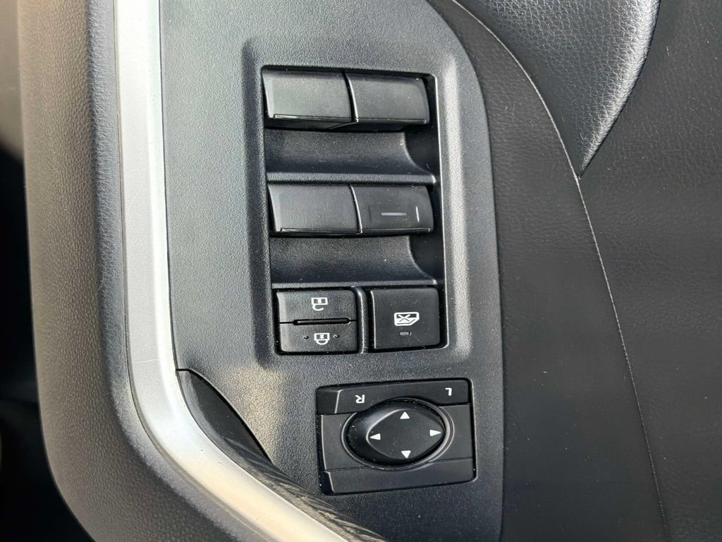 Used 2022 Toyota RAV4 LE AWD/4WD image 19