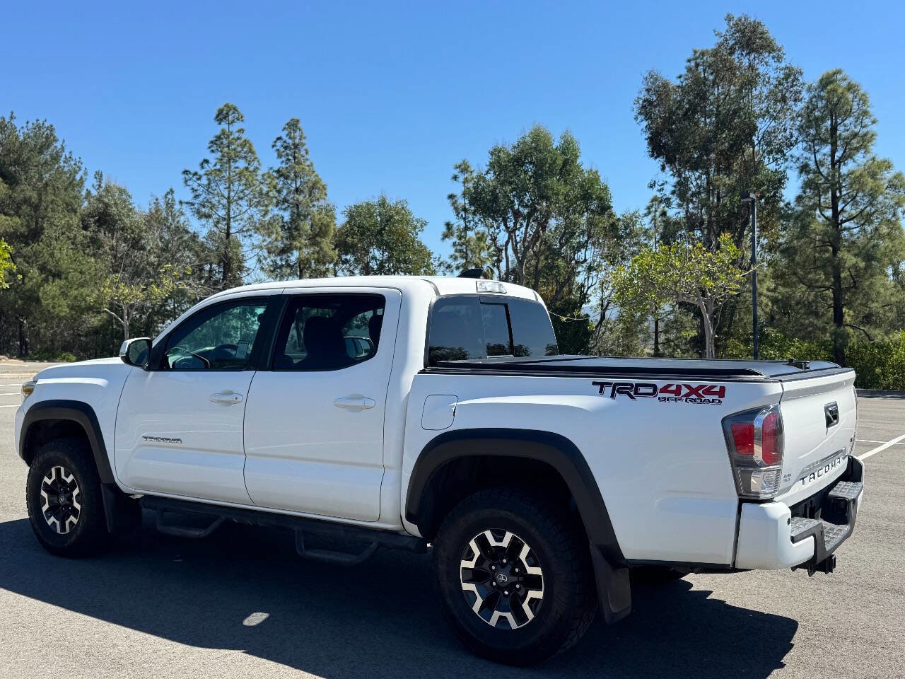 Used 2020 Toyota Tacoma TRD Off-Road w/ Technology Package AWD/4WD image 8