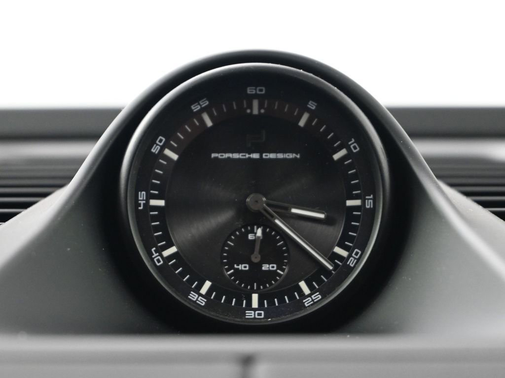 Used 2025 Porsche Macan Turbo Electric image 12