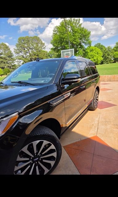 Used 2023 Lincoln Navigator Reserve AWD/4WD image 5