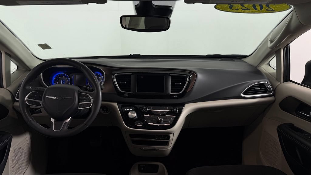 Used 2023 Chrysler Voyager LX FWD image 30