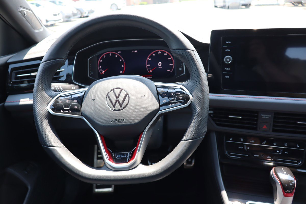 Used 2025 Volkswagen Jetta GLI Autobahn image 10