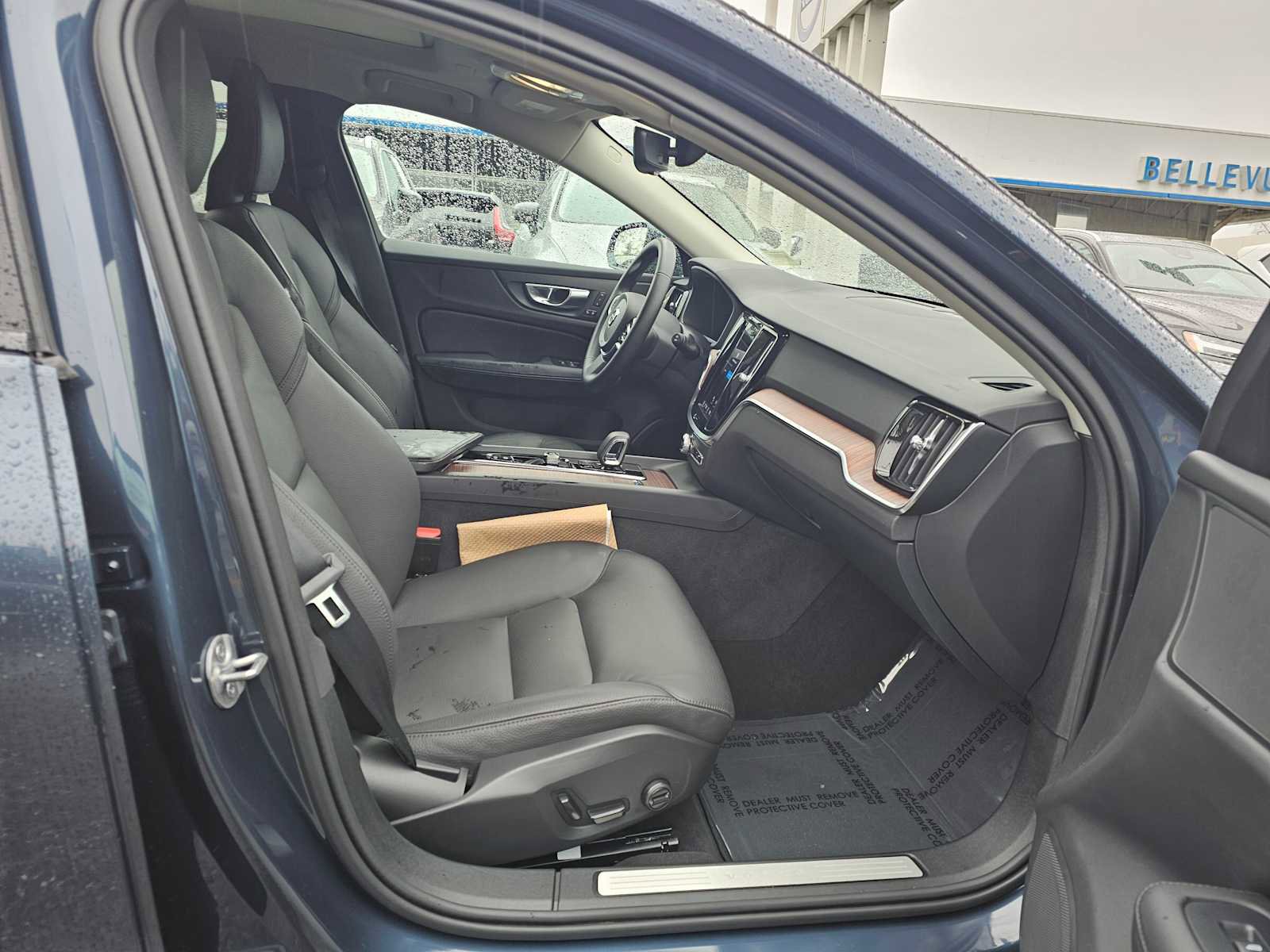 Certified 2025 Volvo V60 B5 Cross Country Plus image 11