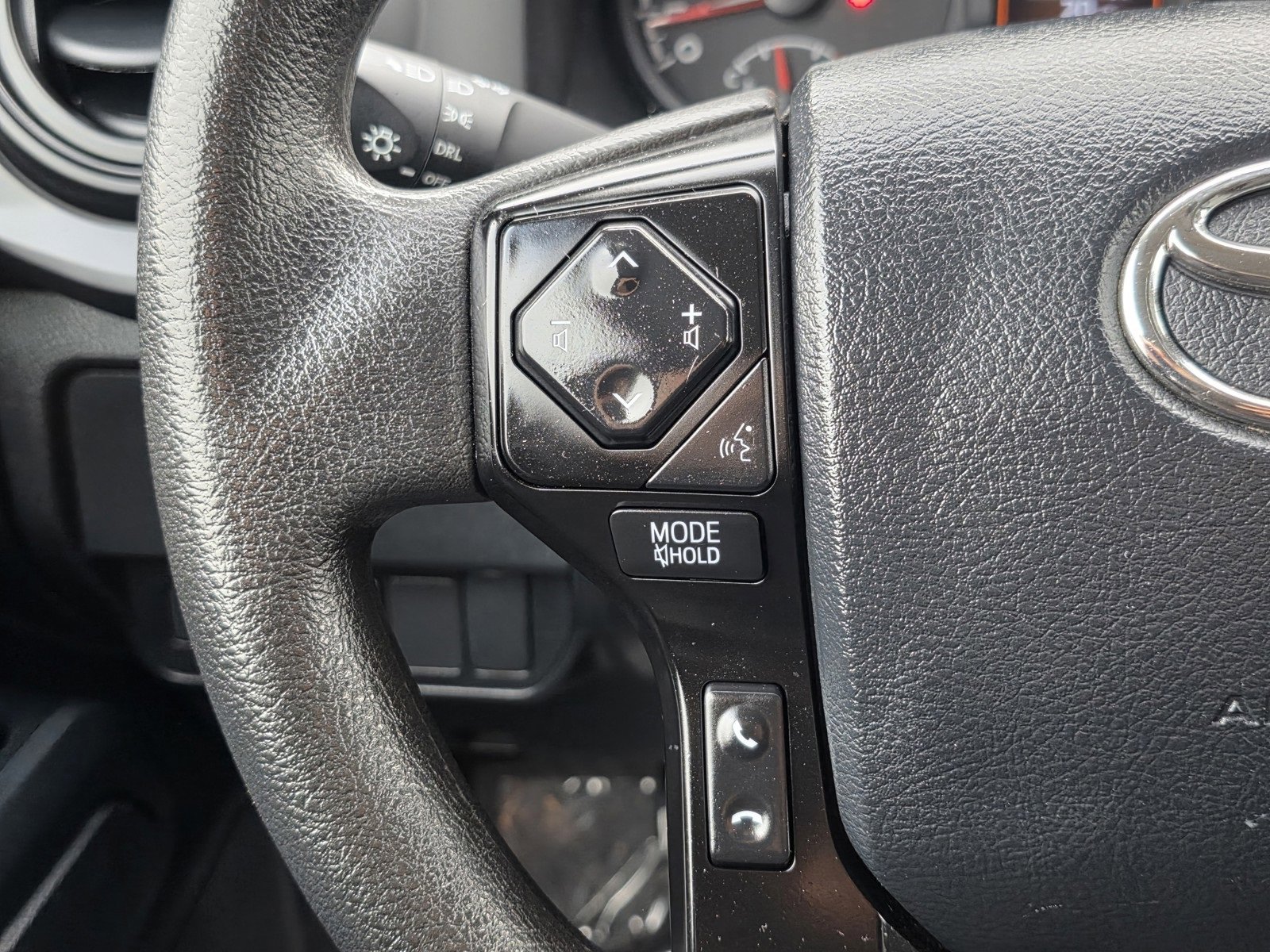 Used 2023 Toyota Tacoma SR image 32