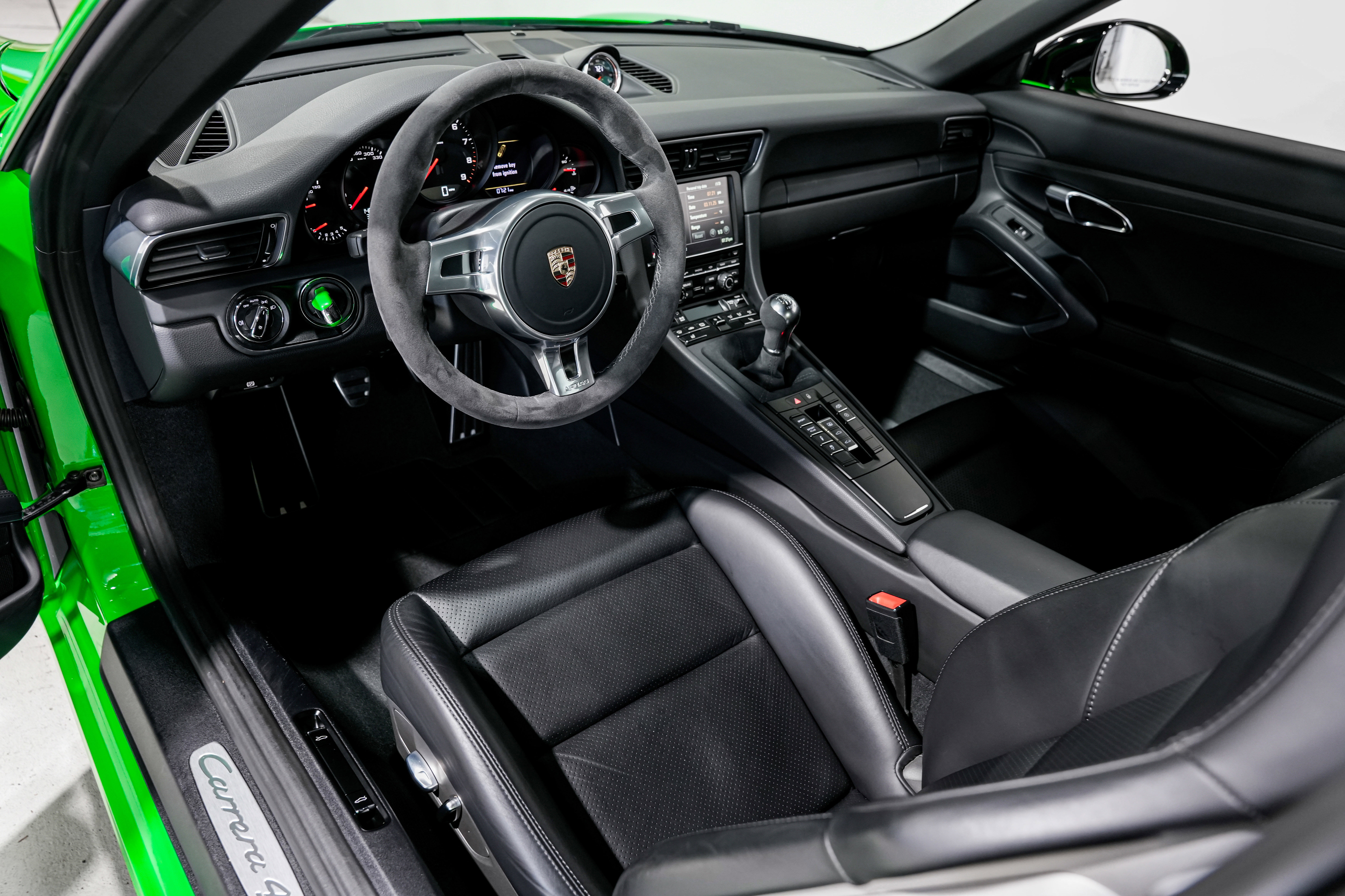 Used 2014 Porsche 911 Carrera 4S image 9