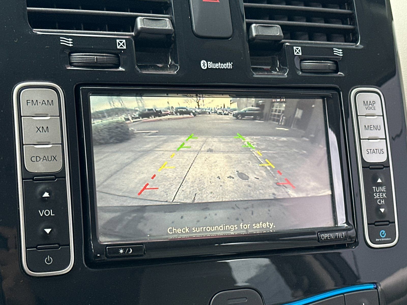 Used 2012 Nissan Leaf SL image 19