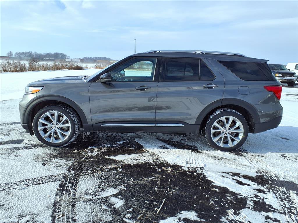 Used 2023 Ford Explorer Platinum w/ Technology Package AWD/4WD image 4