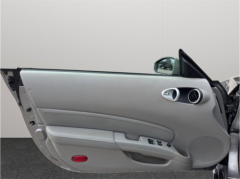 Used 2009 Nissan 350Z Touring RWD image 17
