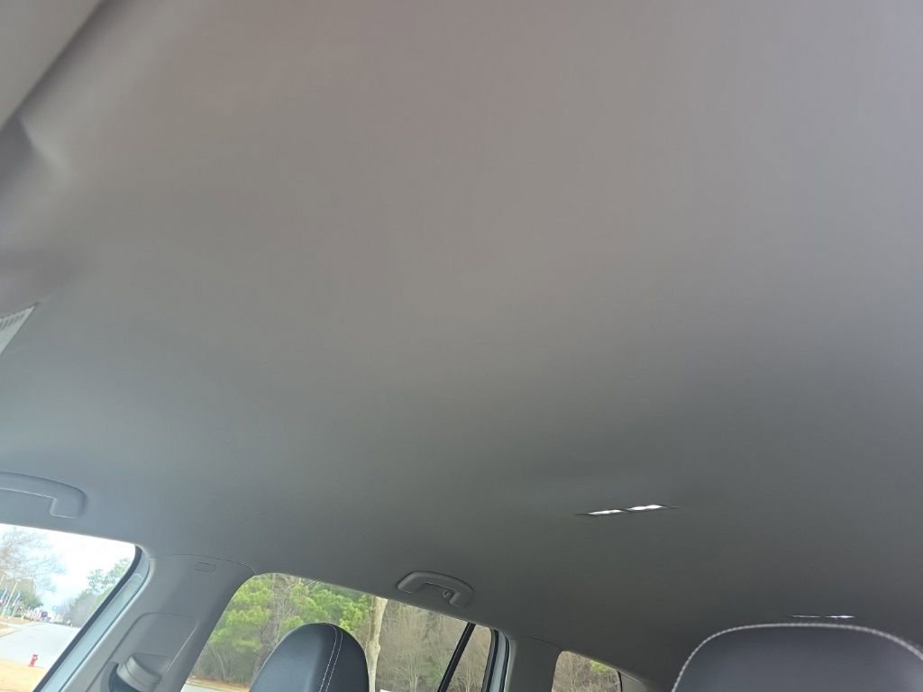 Used 2025 Volkswagen Atlas SE image 25