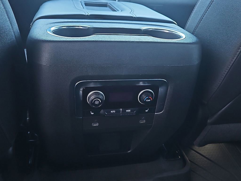 Used 2023 Chevrolet Tahoe Z71 w/ Luxury Package image 19