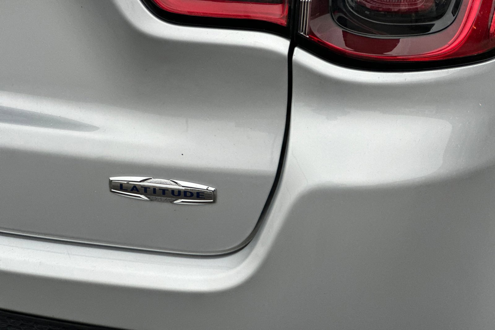 Used 2024 Jeep Compass Latitude image 47