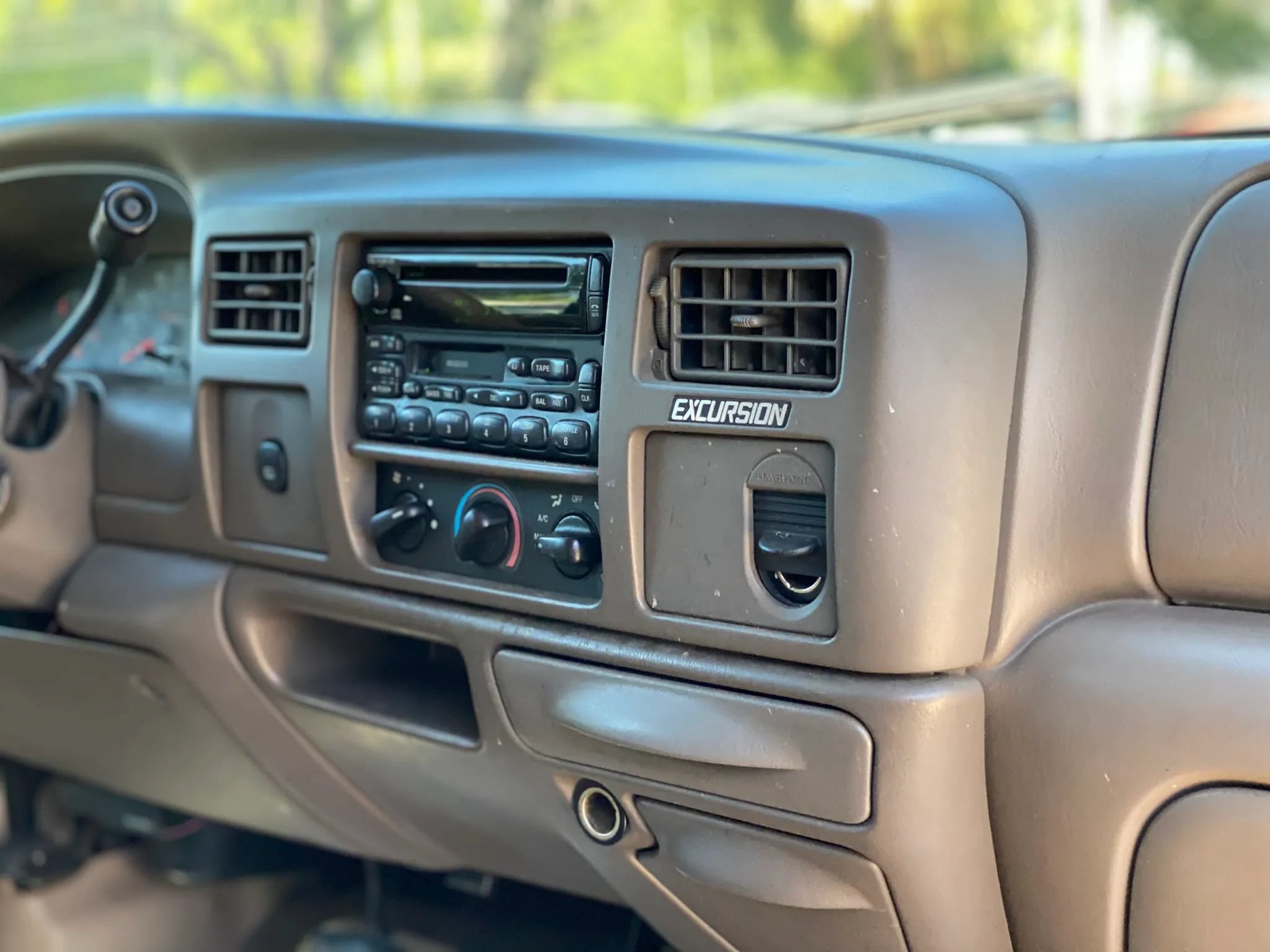 Used 2000 Ford Excursion Limited RWD image 11