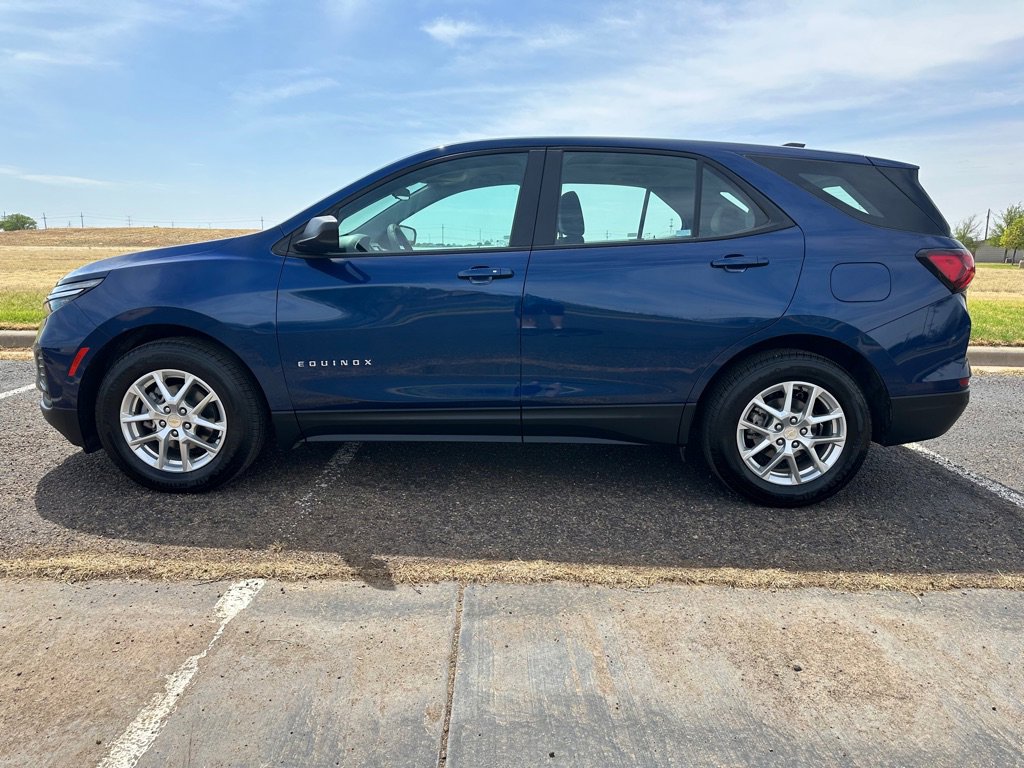 Used 2022 Chevrolet Equinox LS FWD image 7