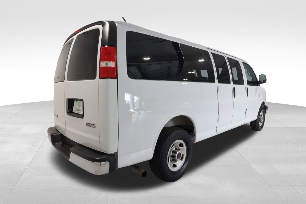 Certified 2025 GMC Savana 3500 LT w/ LT Preferred Equipment Group RWD image 3