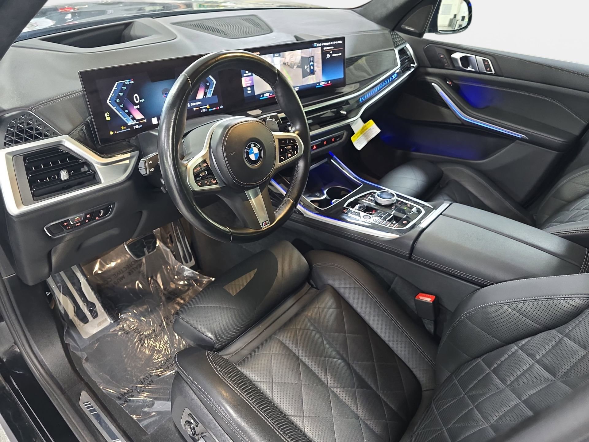 Used 2023 BMW X7 xDrive40i w/ M Sport Package AWD/4WD image 16
