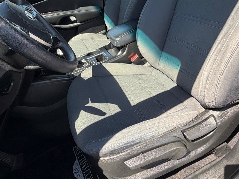 Used 2020 Kia Sorento LX FWD image 17