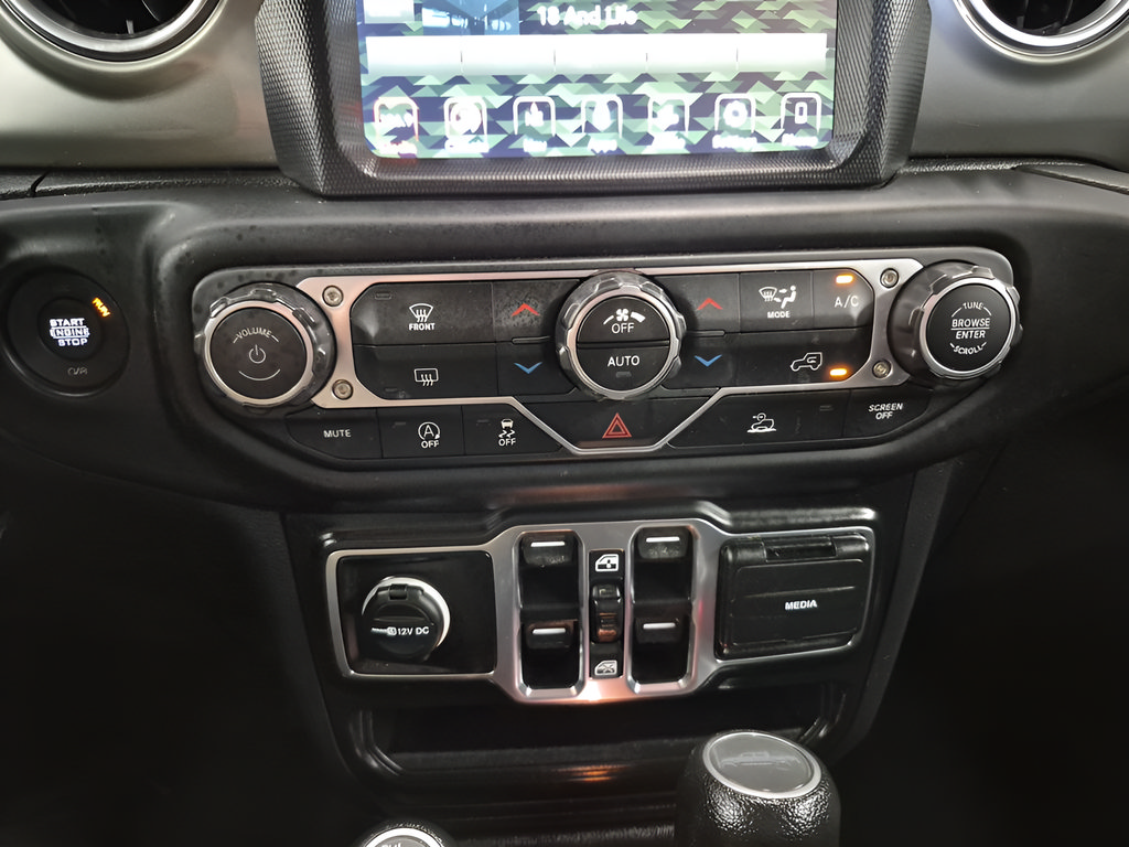 Used 2023 Jeep Gladiator Overland AWD/4WD image 28