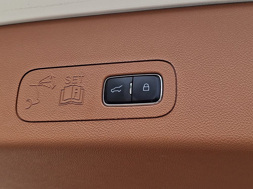 Certified 2023 Lincoln Aviator Black Label w/ Dynamic Handling Package AWD/4WD image 30